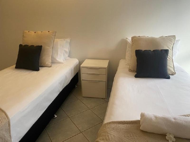 มารินาเทอเรส Aparthotel พอร์ตดักกลาส ภายนอก รูปภาพ